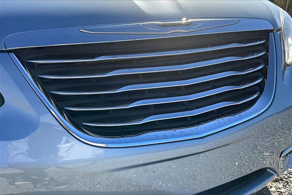 used 2014 Chrysler 200 car, priced at $5,495