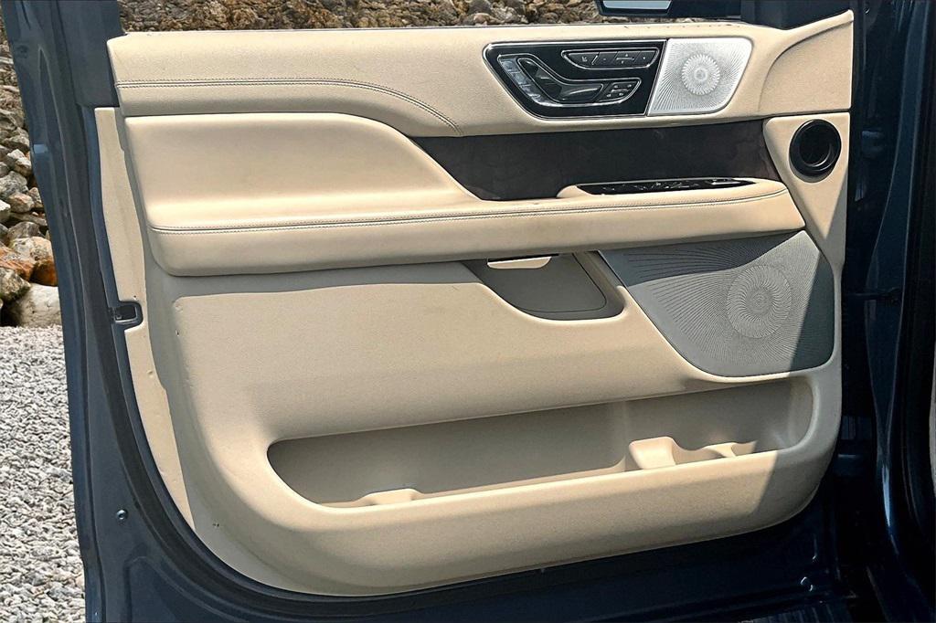 used 2020 Lincoln Navigator car, priced at $32,995