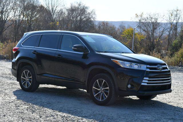 used 2019 Toyota Highlander car, priced at $23,995