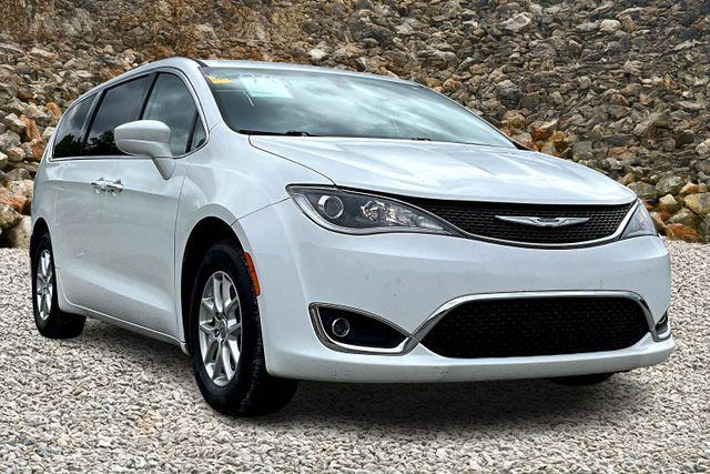 used 2020 Chrysler Pacifica car, priced at $15,495