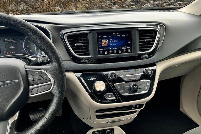 used 2020 Chrysler Pacifica car, priced at $15,495