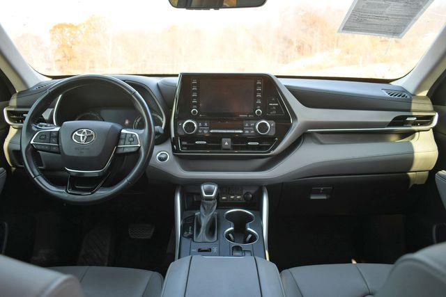 used 2021 Toyota Highlander car, priced at $29,995