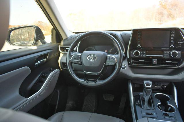 used 2021 Toyota Highlander car, priced at $29,995