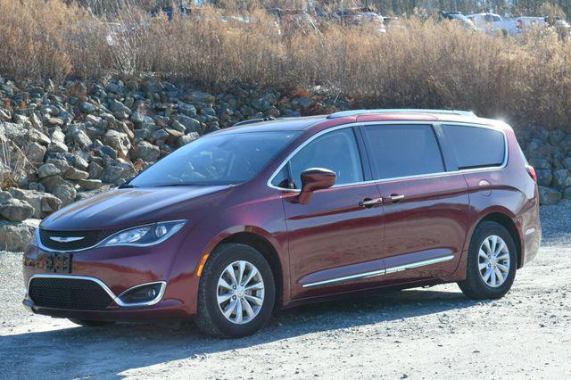 used 2018 Chrysler Pacifica car, priced at $12,995