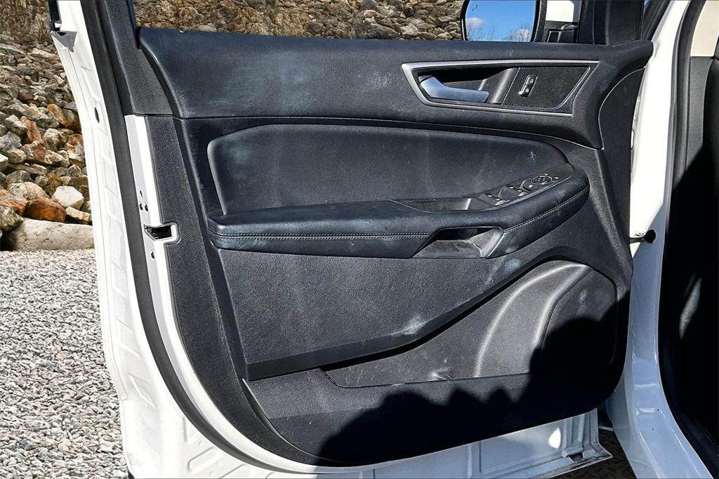 used 2022 Ford Edge car, priced at $20,995