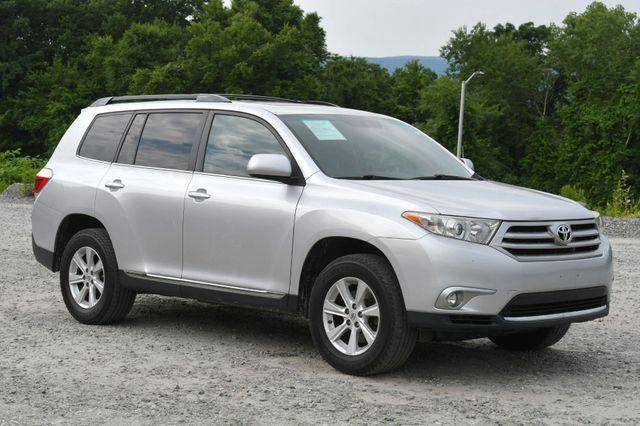 used 2011 Toyota Highlander car, priced at $13,995