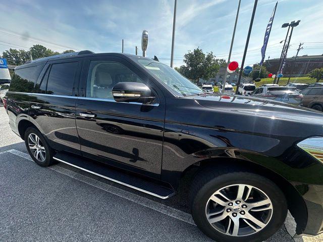 used 2022 Ford Expedition car, priced at $38,998
