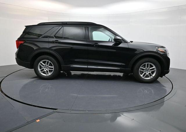 new 2025 Ford Explorer car, priced at $41,601
