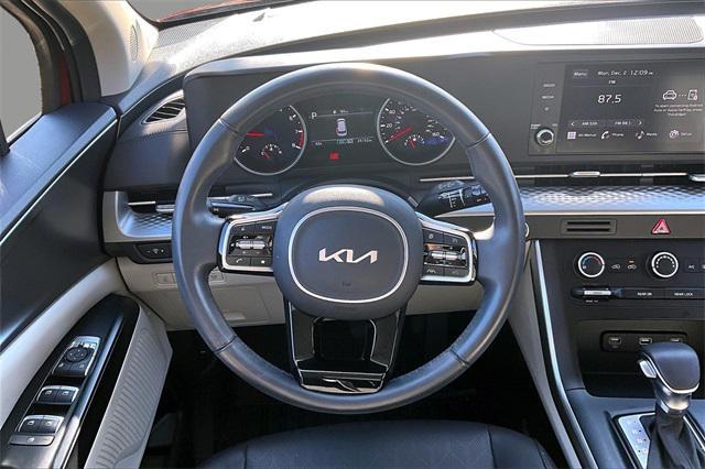 used 2024 Kia Carnival car, priced at $32,498