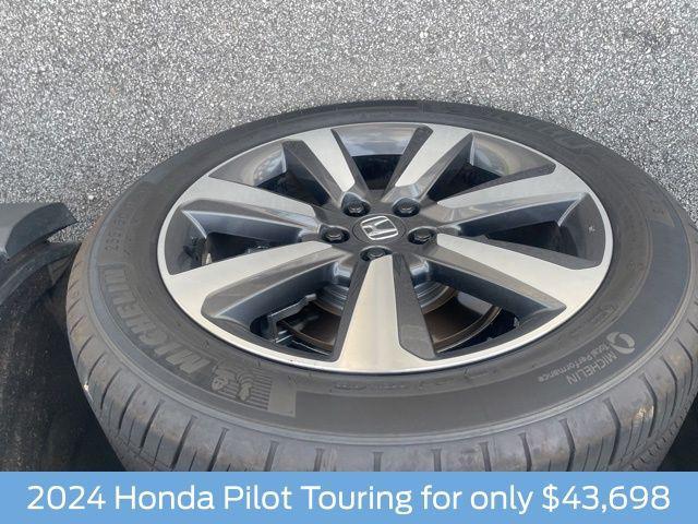 used 2024 Honda Pilot car, priced at $43,698