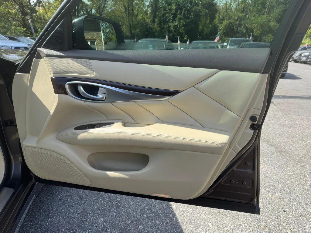 used 2016 INFINITI Q70L car, priced at $17,500