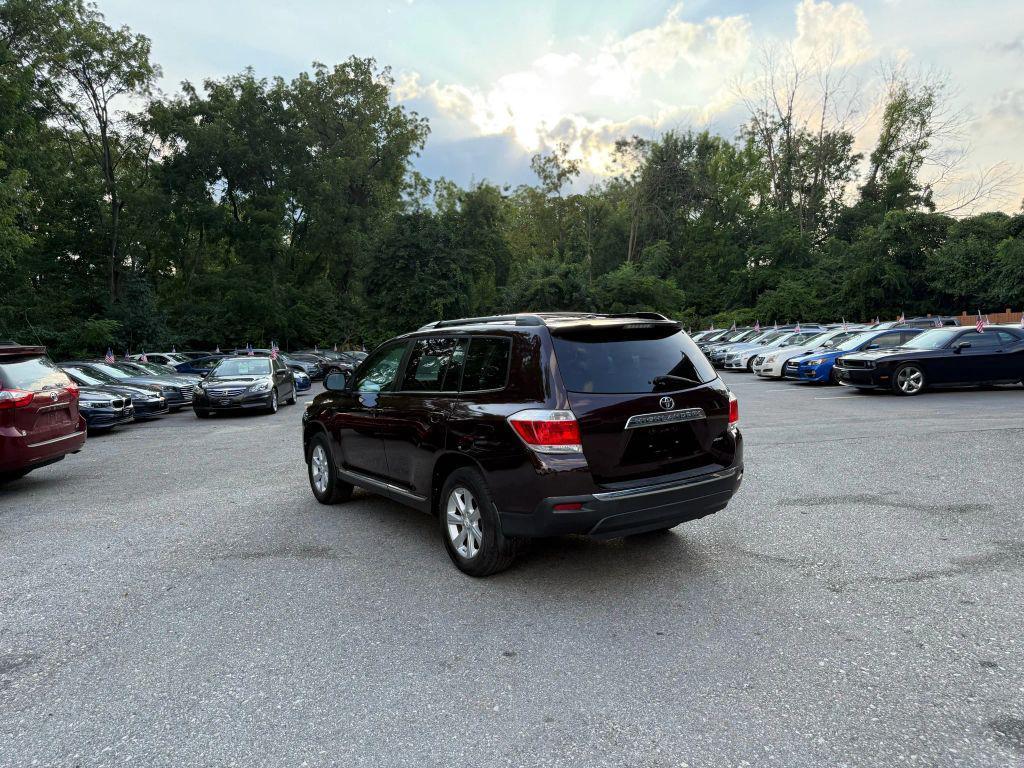 used 2011 Toyota Highlander car, priced at $13,999