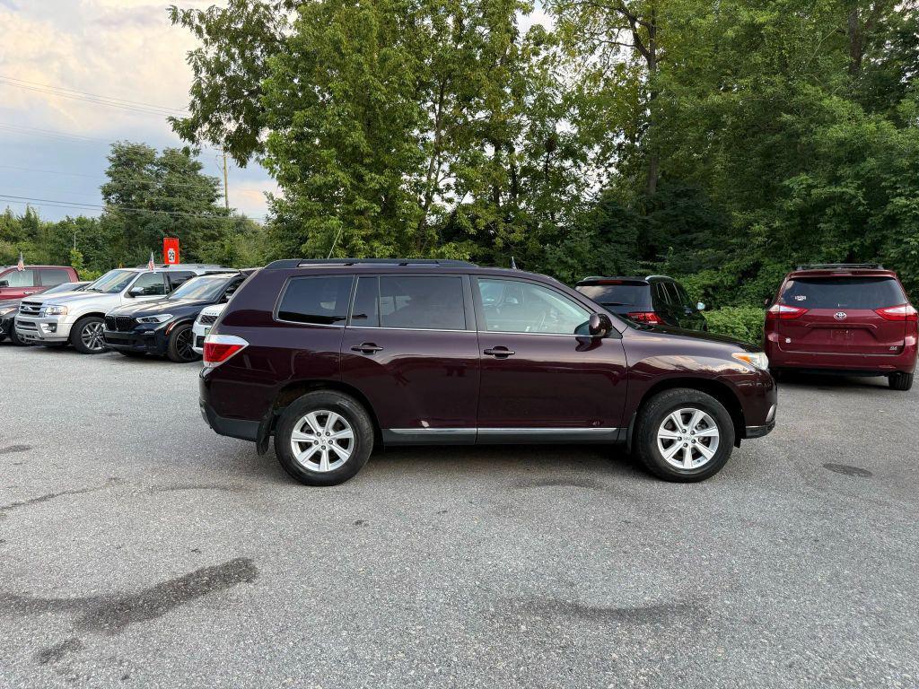 used 2011 Toyota Highlander car, priced at $13,999