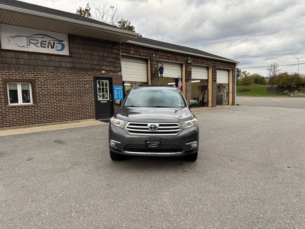 used 2011 Toyota Highlander car, priced at $13,500