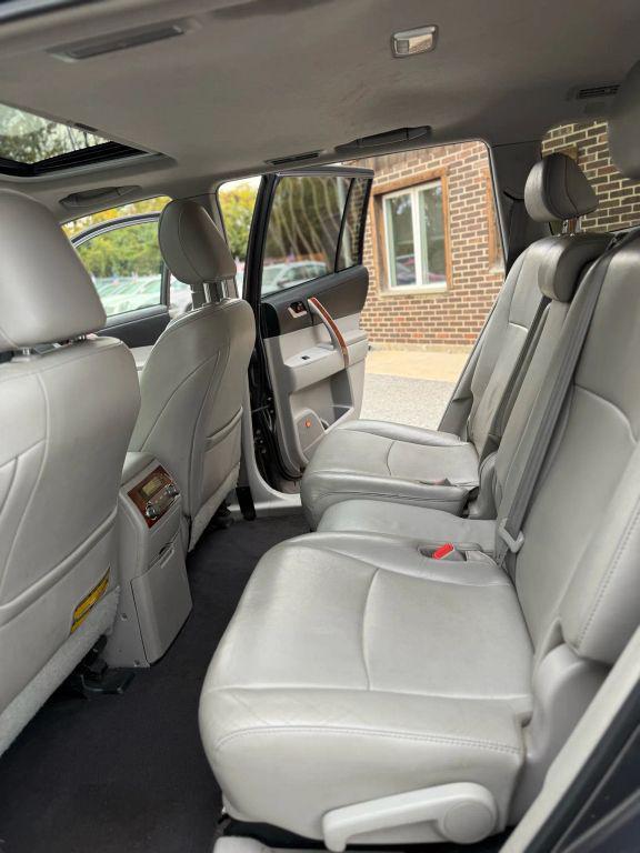 used 2011 Toyota Highlander car, priced at $13,500