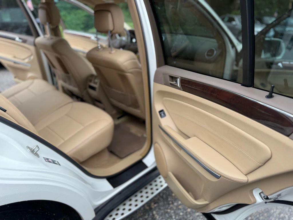 used 2010 Mercedes-Benz M-Class car, priced at $9,500