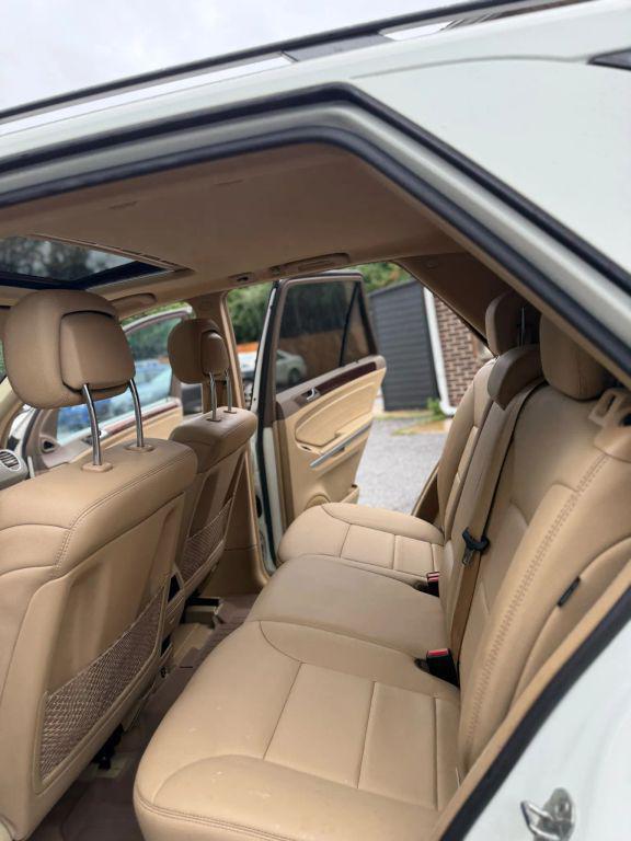 used 2010 Mercedes-Benz M-Class car, priced at $9,500