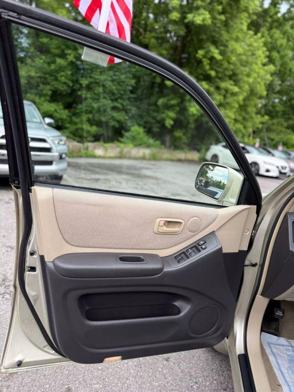 used 2003 Toyota Highlander car, priced at $6,500