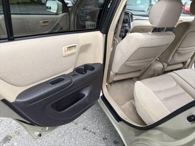 used 2003 Toyota Highlander car, priced at $6,500