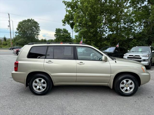 used 2003 Toyota Highlander car, priced at $6,500