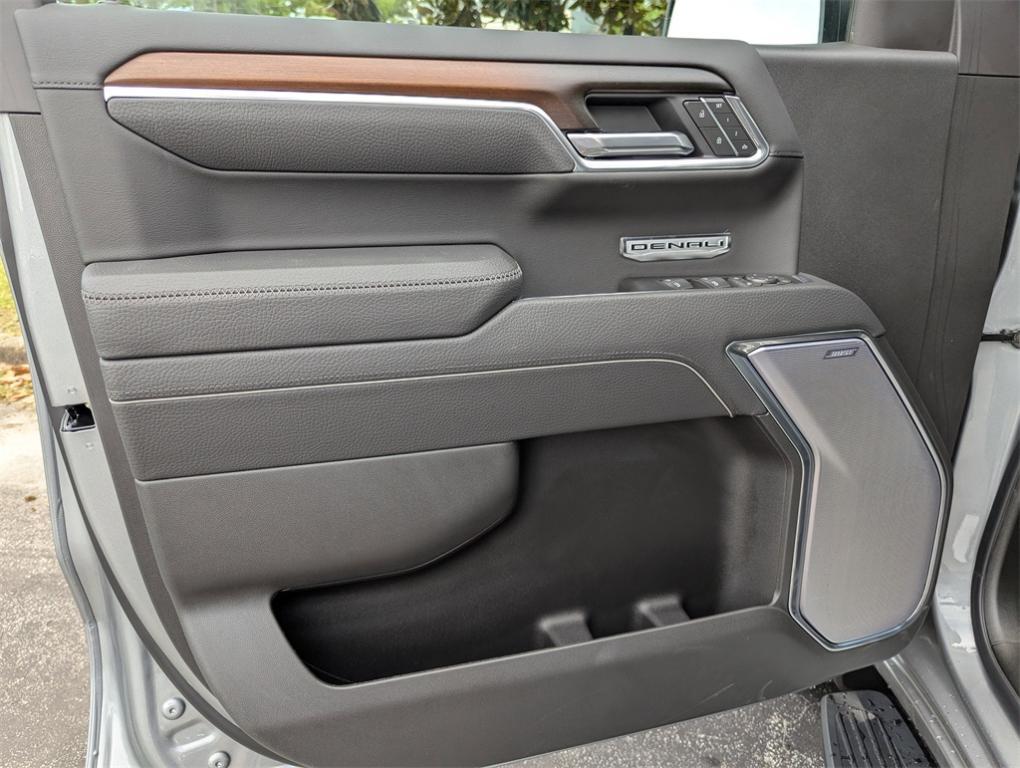 new 2025 GMC Sierra 1500 car, priced at $67,330