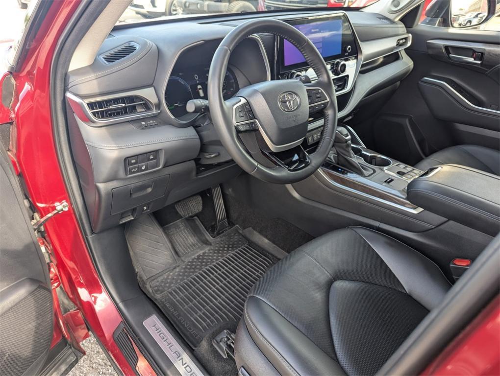 used 2023 Toyota Highlander Hybrid car, priced at $44,799