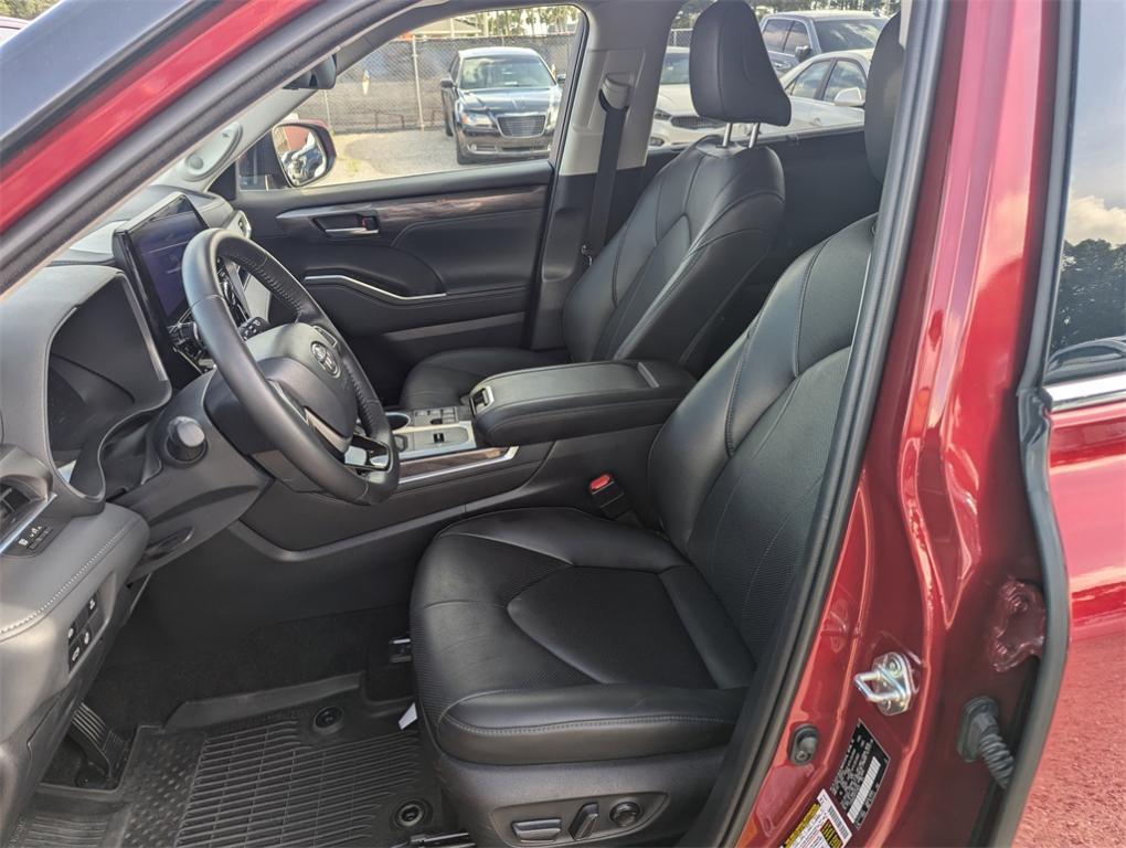 used 2023 Toyota Highlander Hybrid car, priced at $44,799