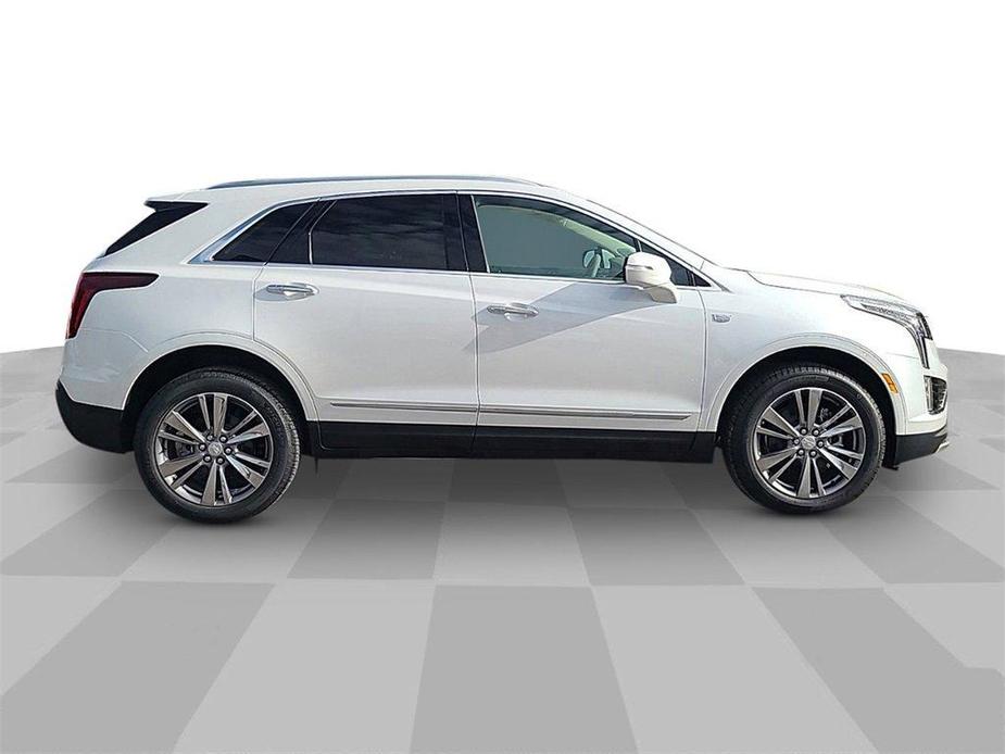 new 2025 Cadillac XT5 car, priced at $52,215