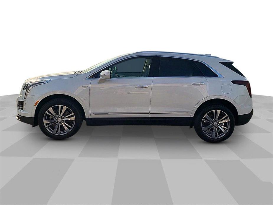 new 2025 Cadillac XT5 car, priced at $53,215