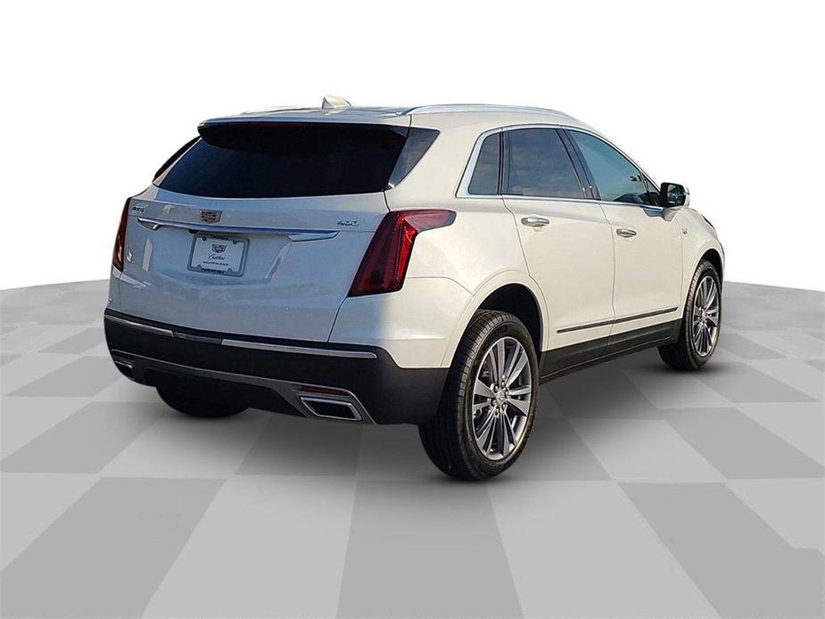 new 2025 Cadillac XT5 car, priced at $53,215