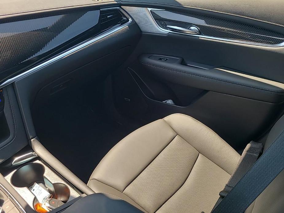 new 2024 Cadillac XT6 car, priced at $61,690
