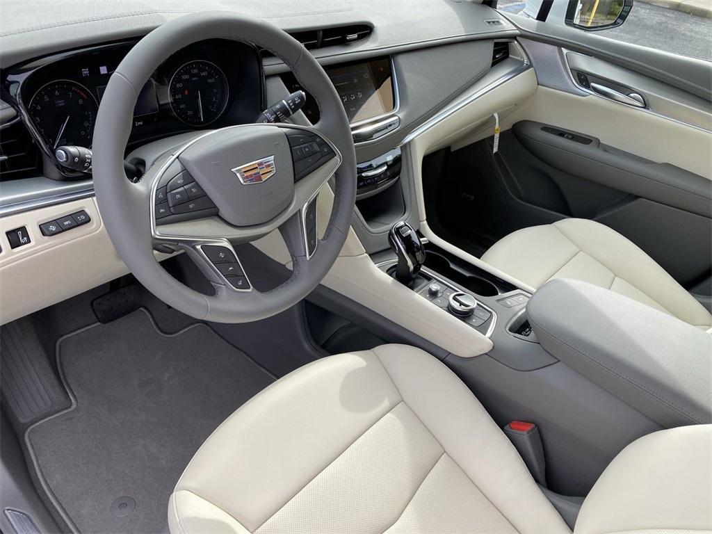 new 2025 Cadillac XT5 car, priced at $58,790