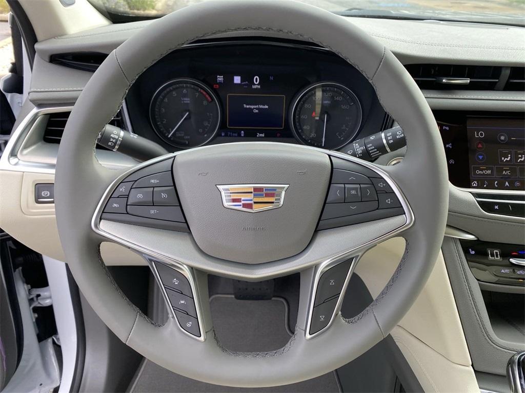 new 2025 Cadillac XT5 car, priced at $58,790