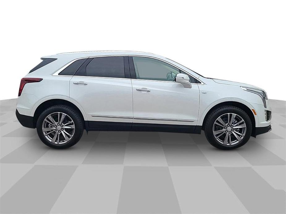 new 2025 Cadillac XT5 car, priced at $53,215