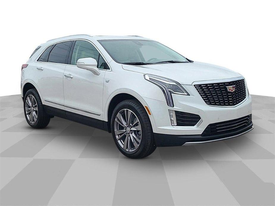 new 2025 Cadillac XT5 car, priced at $53,215