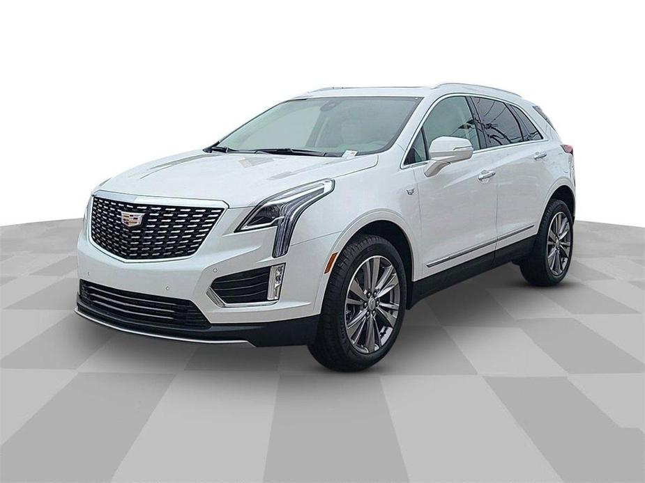 new 2025 Cadillac XT5 car, priced at $53,215