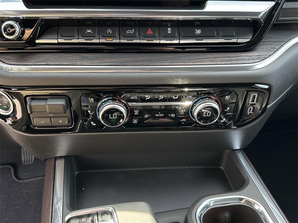 new 2025 GMC Sierra 1500 car, priced at $59,693