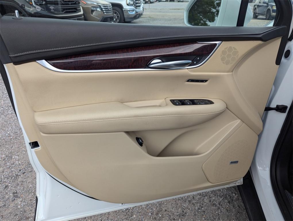 used 2019 Cadillac XT5 car, priced at $19,997