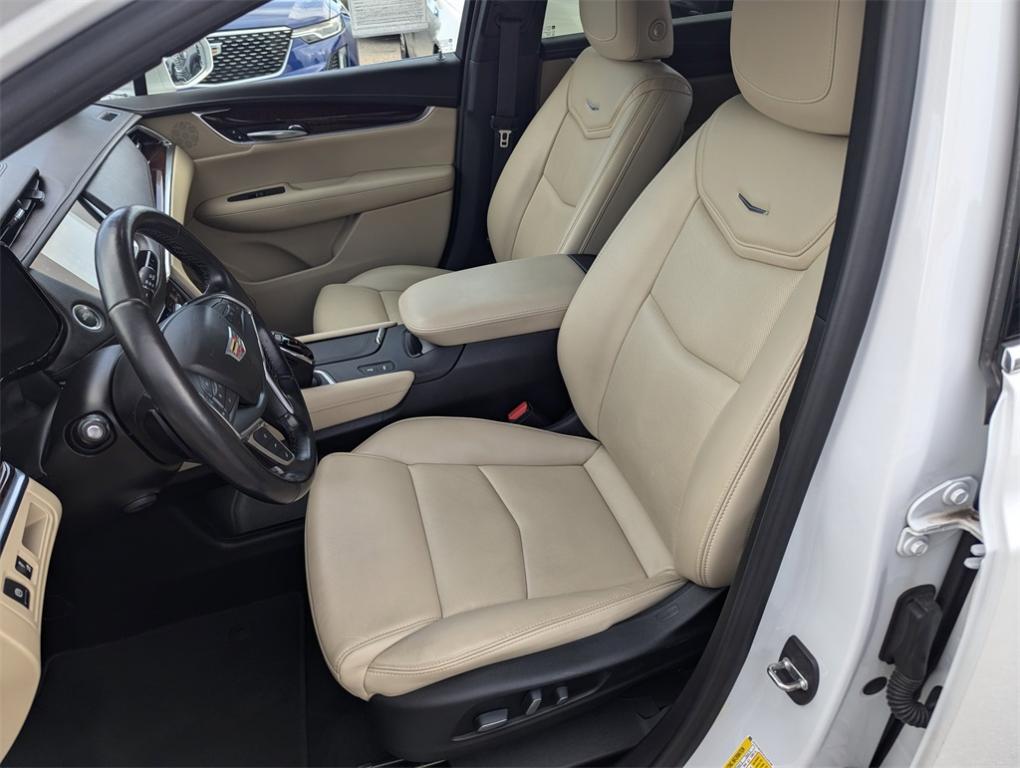 used 2019 Cadillac XT5 car, priced at $19,997