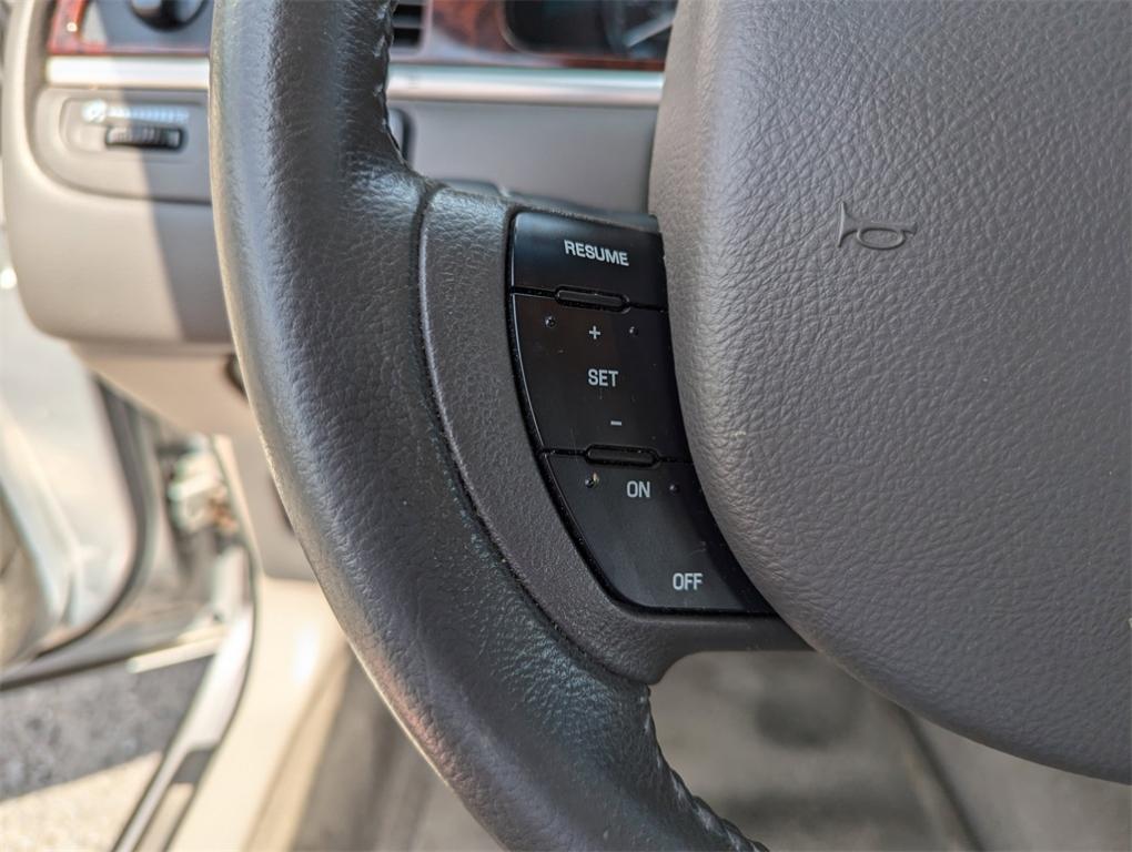 used 2010 Lincoln Town Car car, priced at $9,747
