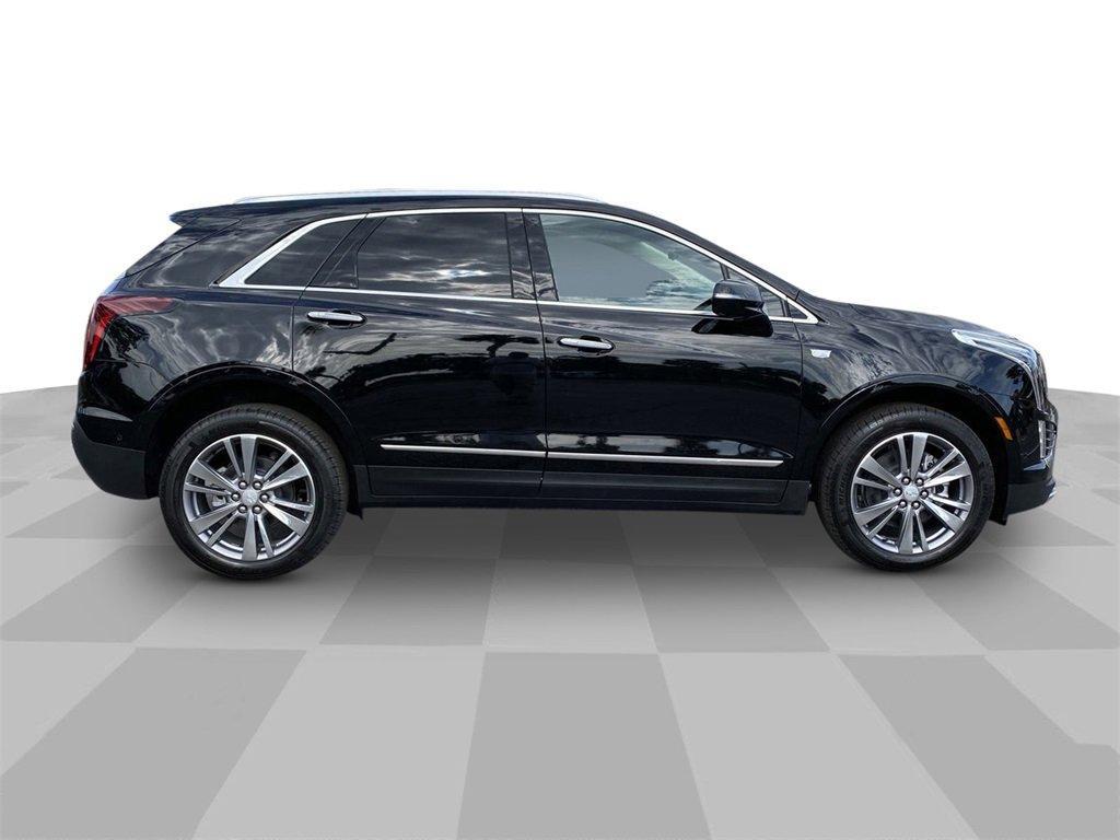 new 2025 Cadillac XT5 car, priced at $60,105