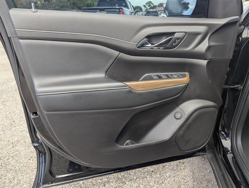 used 2022 GMC Acadia car, priced at $28,997
