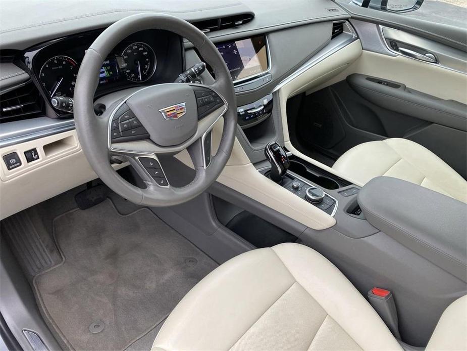 used 2024 Cadillac XT5 car, priced at $42,849