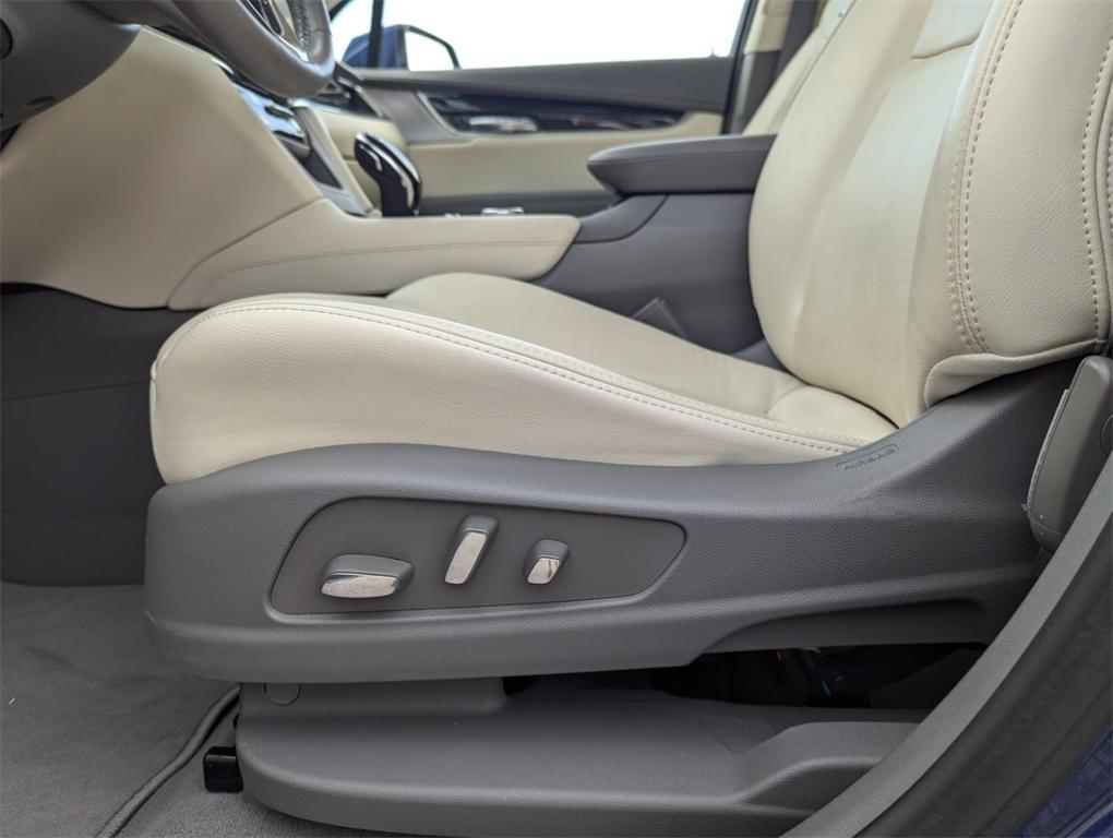used 2023 Cadillac XT6 car, priced at $41,977
