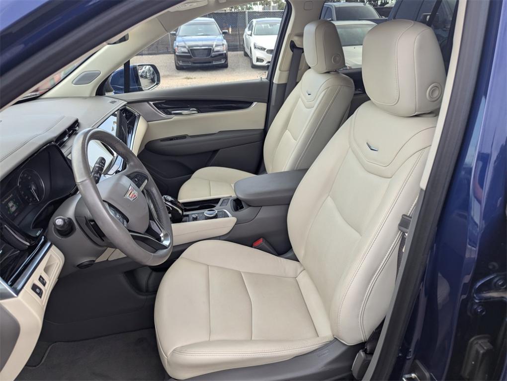used 2023 Cadillac XT6 car, priced at $41,977