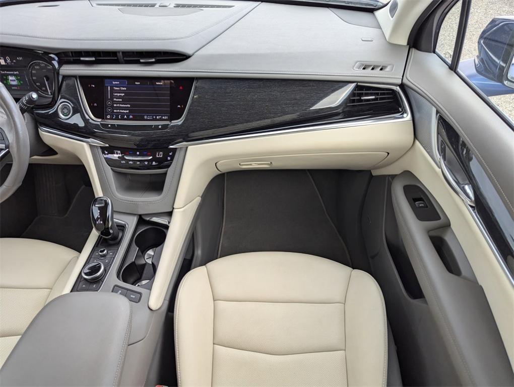 used 2023 Cadillac XT6 car, priced at $41,977