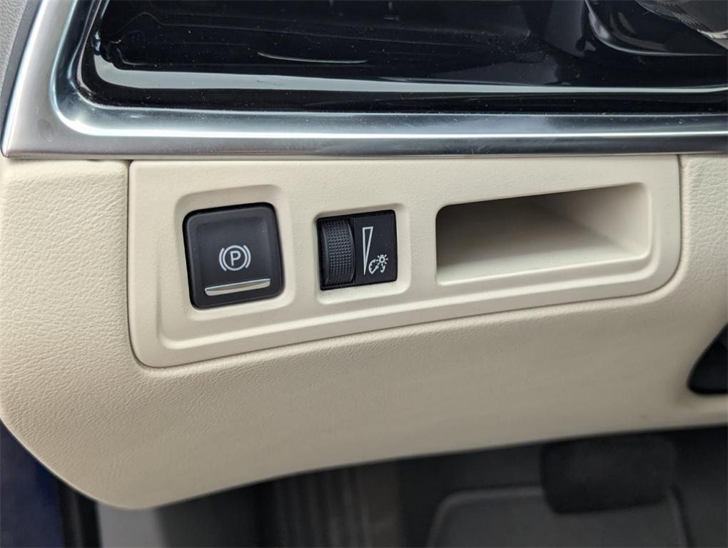 used 2023 Cadillac XT6 car, priced at $41,977