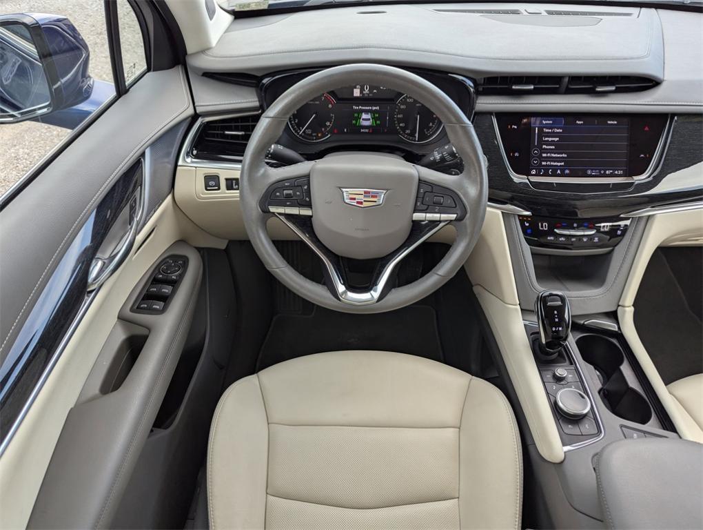 used 2023 Cadillac XT6 car, priced at $41,977