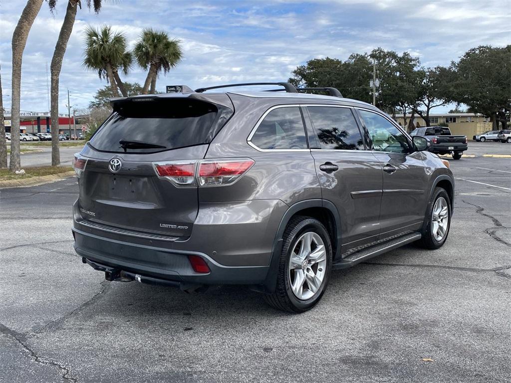 used 2014 Toyota Highlander car, priced at $11,552