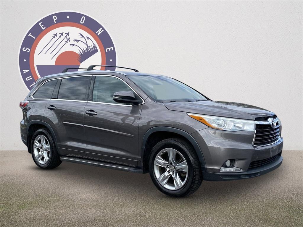 used 2014 Toyota Highlander car, priced at $11,552